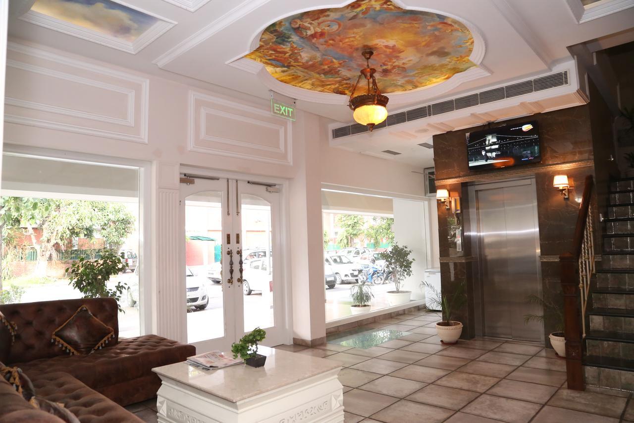 Hotel Posh Chandīgarh Exterior foto