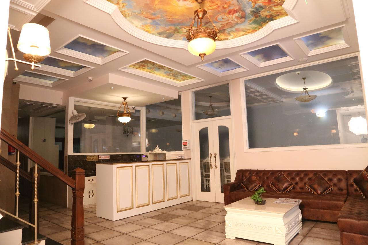 Hotel Posh Chandīgarh Exterior foto